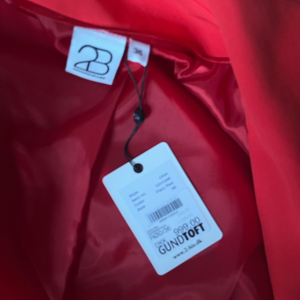 Poppy Red Suit, Danish design - Picture 3 of 3